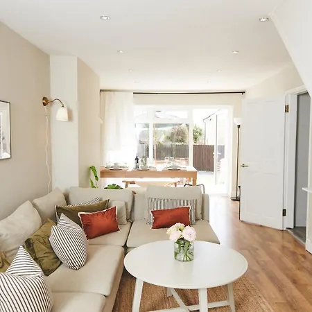 Ser Ar Y Bryn- Lovely Family Home With Garden, Walk To The Village And Beach Saundersfoot Exterior photo