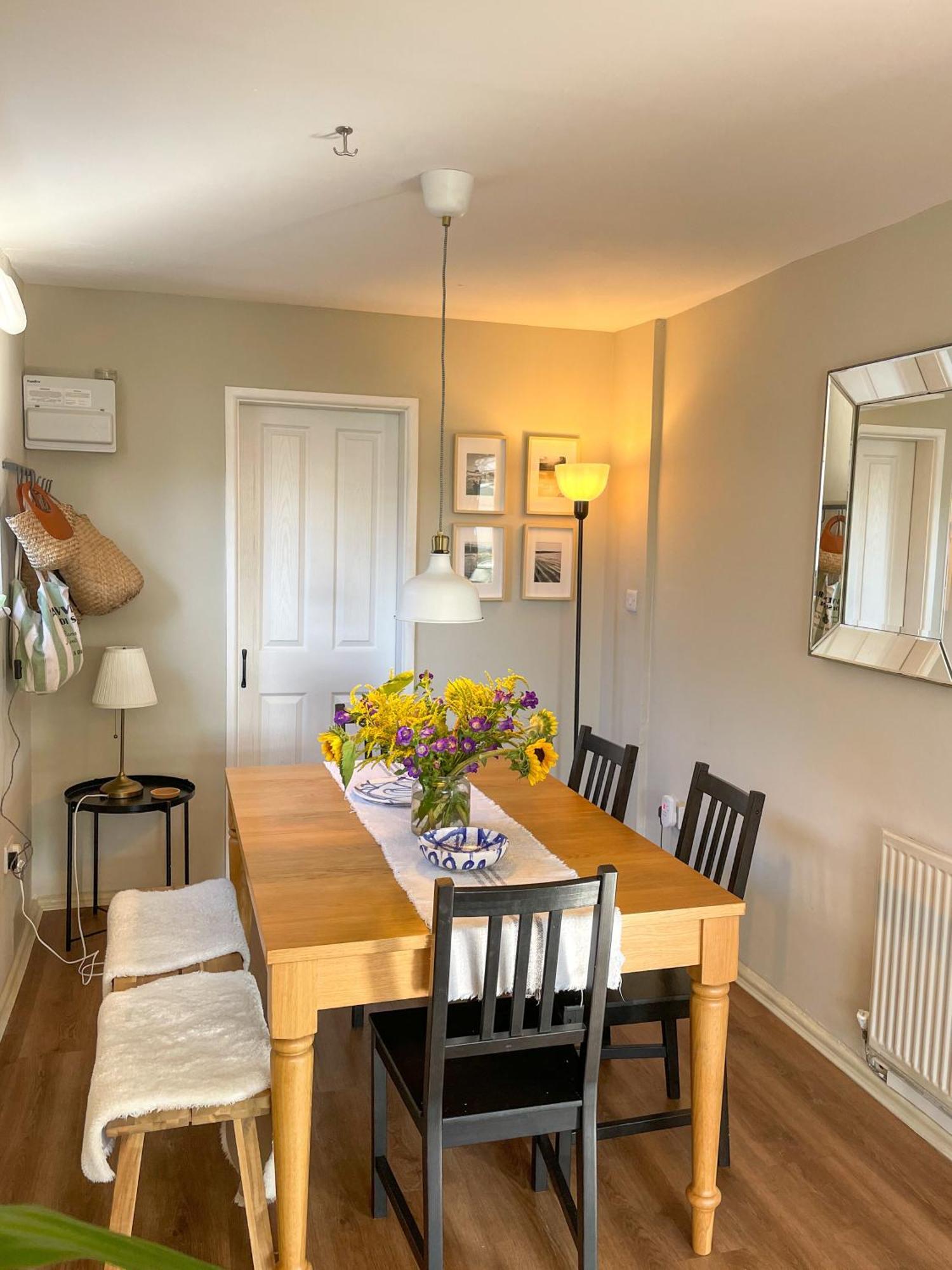 Ar Y Bryn- Lovely Family With Garden, Walk To The Village And
