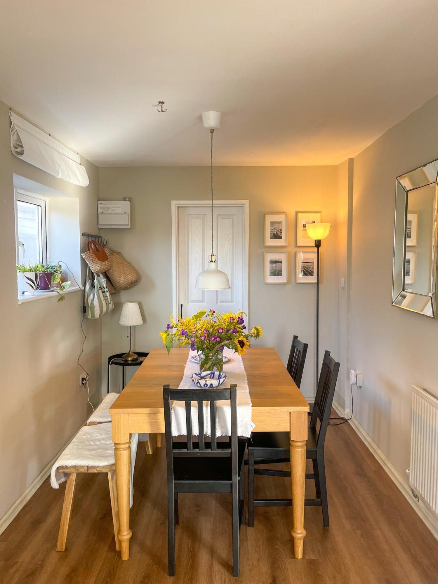 Ar Y Bryn- Lovely Family With Garden, Walk To The Village And Holiday home *